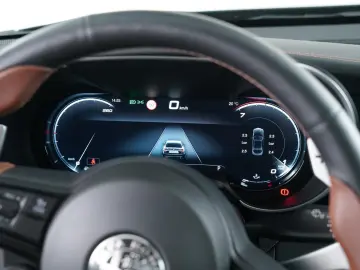ALFA ROMEO GIULIA INTENSA Q4 2.0TURBO ABSTANDSTEMPOMAT LED