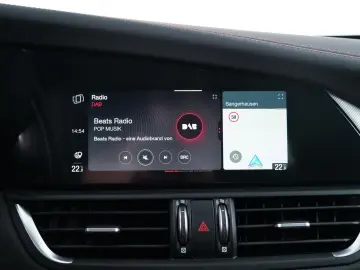 ALFA ROMEO GIULIA INTENSA Q4 2.0TURBO ABSTANDSTEMPOMAT LED