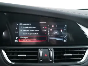 ALFA ROMEO GIULIA INTENSA Q4 2.0TURBO ABSTANDSTEMPOMAT LED