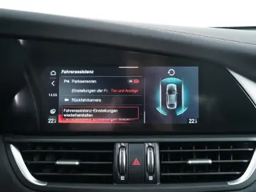 ALFA ROMEO GIULIA INTENSA Q4 2.0TURBO ABSTANDSTEMPOMAT LED