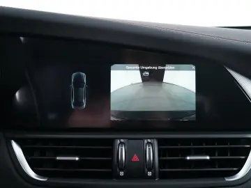 ALFA ROMEO GIULIA INTENSA Q4 2.0TURBO ABSTANDSTEMPOMAT LED