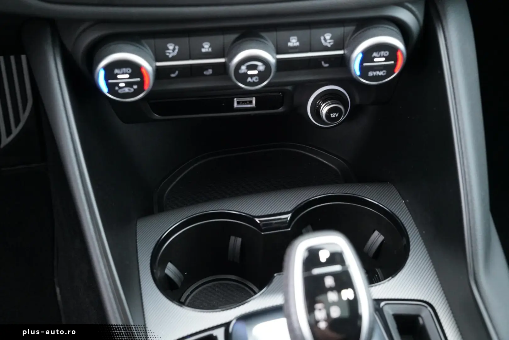 ALFA ROMEO GIULIA INTENSA Q4 2.0TURBO ABSTANDSTEMPOMAT LED