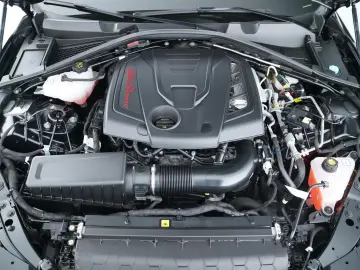 ALFA ROMEO GIULIA INTENSA Q4 2.0TURBO ABSTANDSTEMPOMAT LED