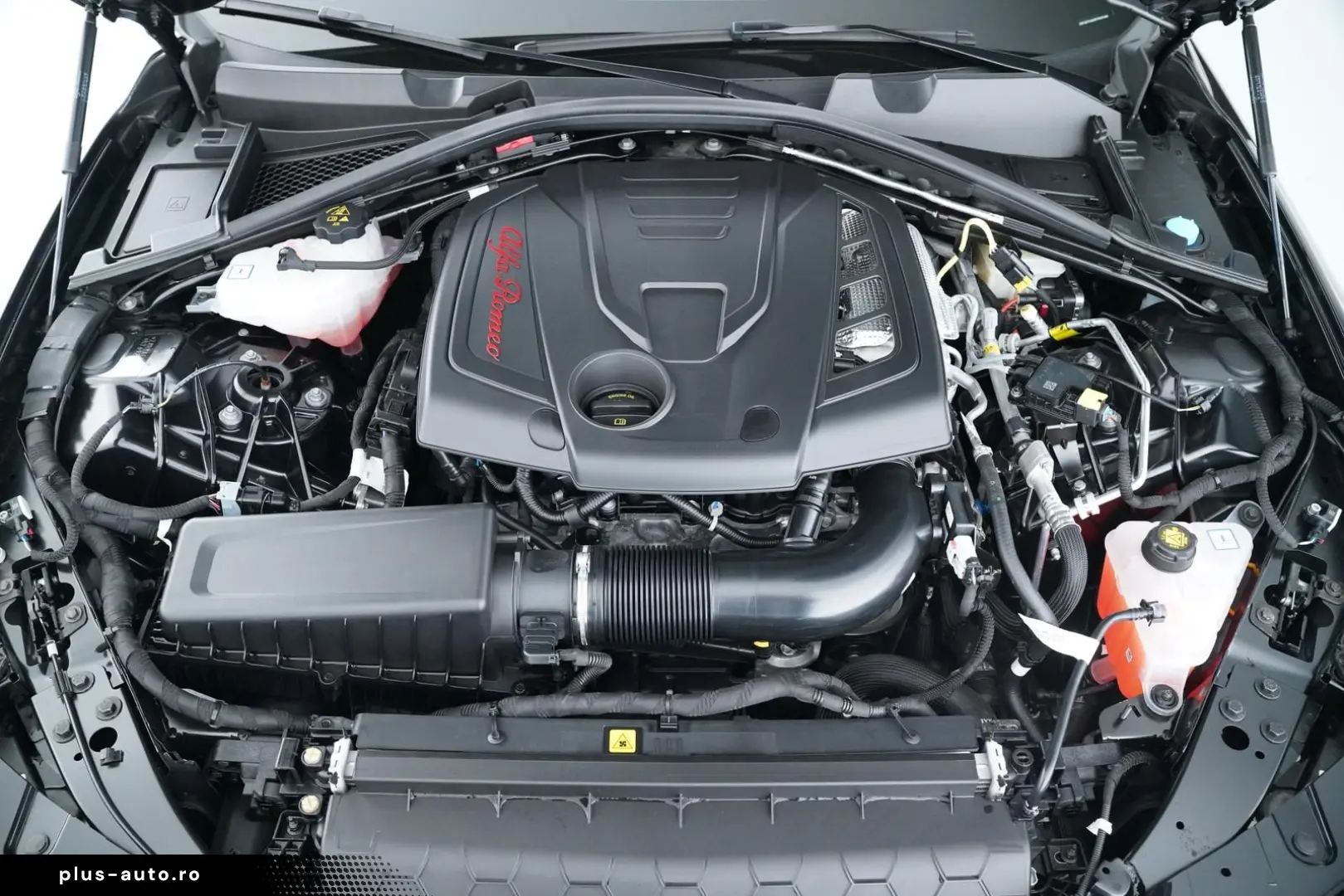 ALFA ROMEO GIULIA INTENSA Q4 2.0TURBO ABSTANDSTEMPOMAT LED