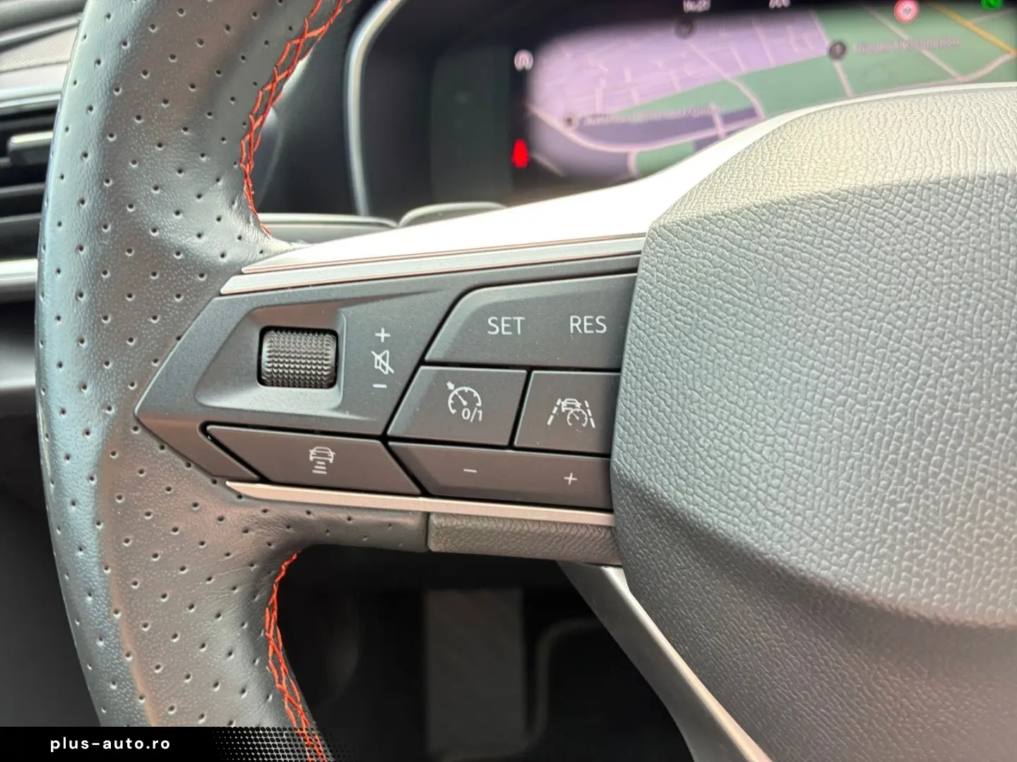 SEAT Leon 1.5 eTSI DSG FR Navi Schiebedach Standheizu
