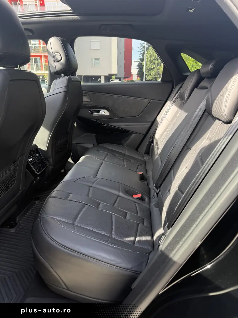 DS7 Crossback E-Tense 4x4 300cp Opera