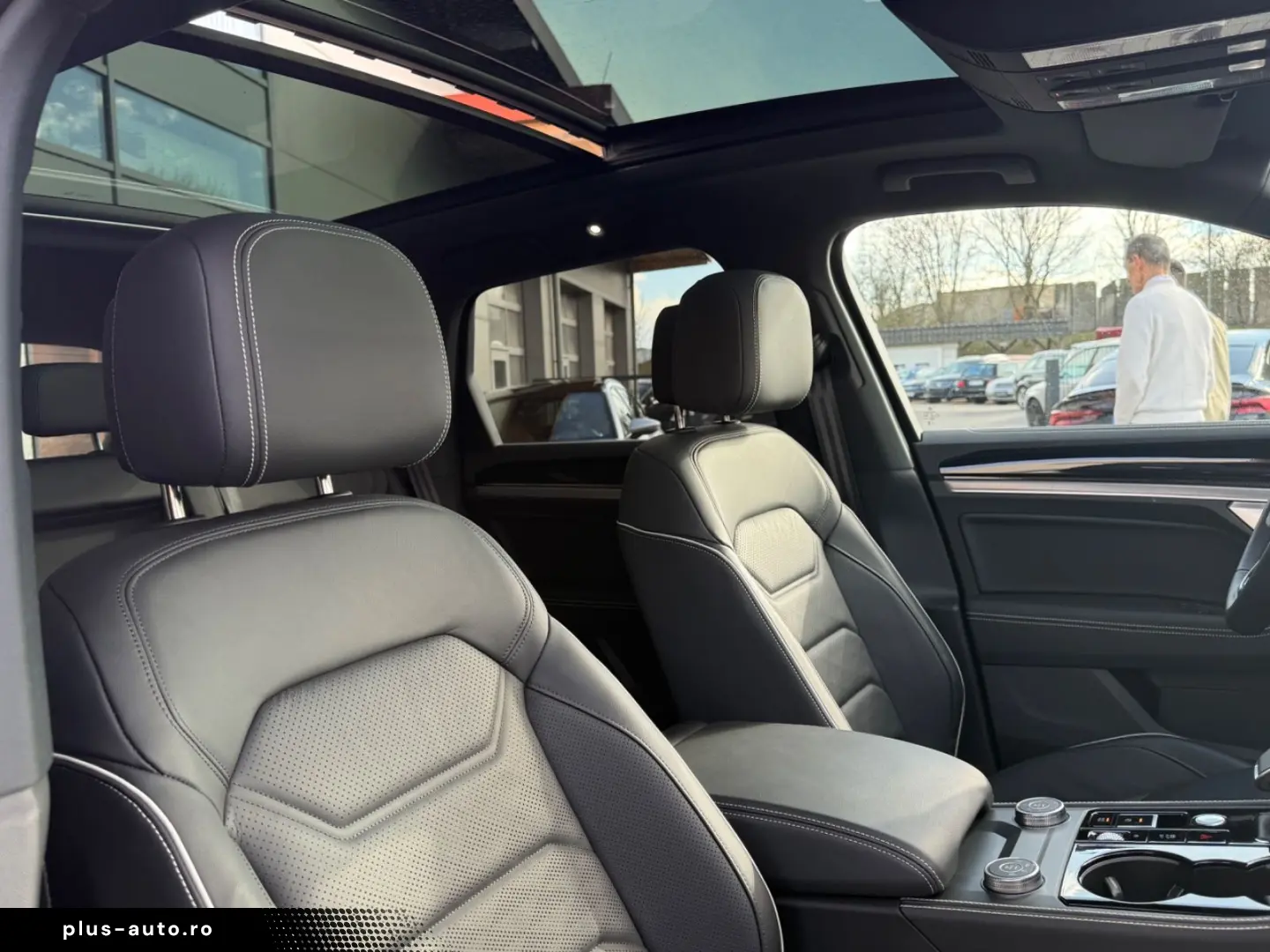 VW Touareg TDI Luft ACC Stdhzg AHK Pano Allradlenk
