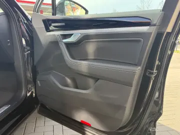 VW Touareg TDI Luft ACC Stdhzg AHK Pano Allradlenk