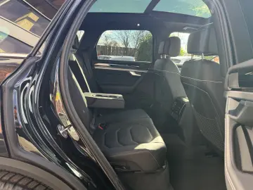 VW Touareg TDI Luft ACC Stdhzg AHK Pano Allradlenk