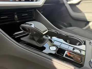 VW Touareg TDI Luft ACC Stdhzg AHK Pano Allradlenk