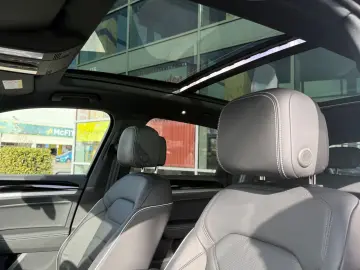 VW Touareg TDI Luft ACC Stdhzg AHK Pano Allradlenk
