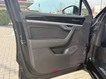 VW Touareg TDI Luft ACC Stdhzg AHK Pano Allradlenk