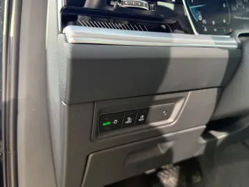 VW Touareg TDI Luft ACC Stdhzg AHK Pano Allradlenk