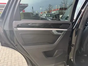 VW Touareg TDI Luft ACC Stdhzg AHK Pano Allradlenk