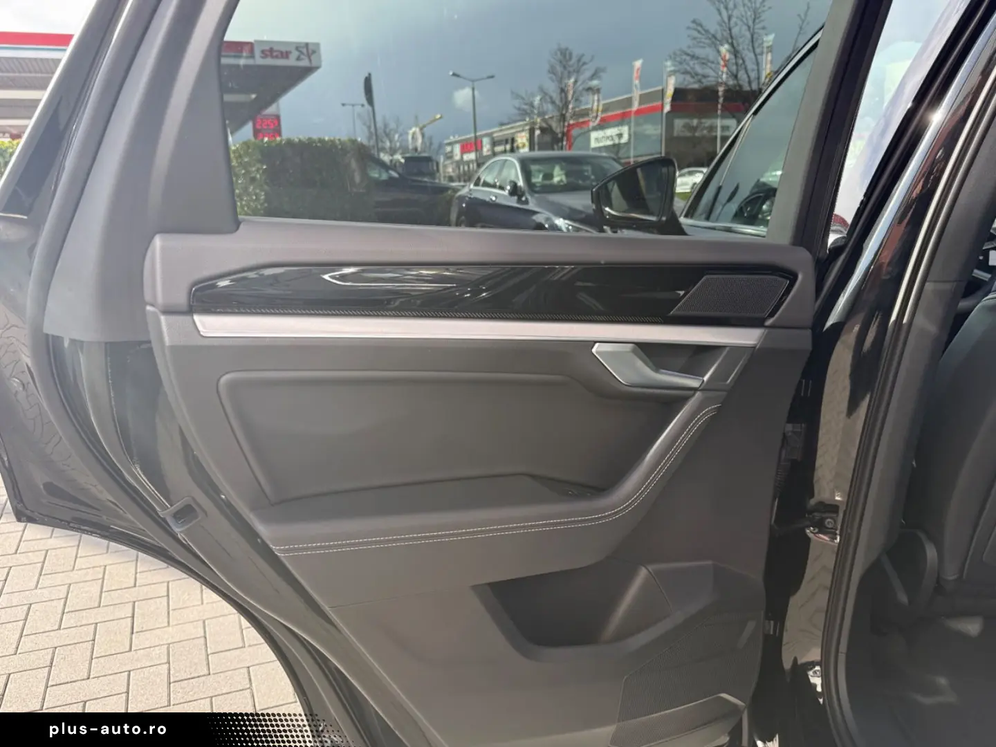 VW Touareg TDI Luft ACC Stdhzg AHK Pano Allradlenk