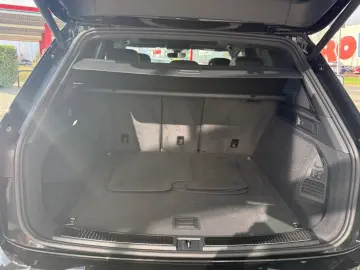 VW Touareg TDI Luft ACC Stdhzg AHK Pano Allradlenk
