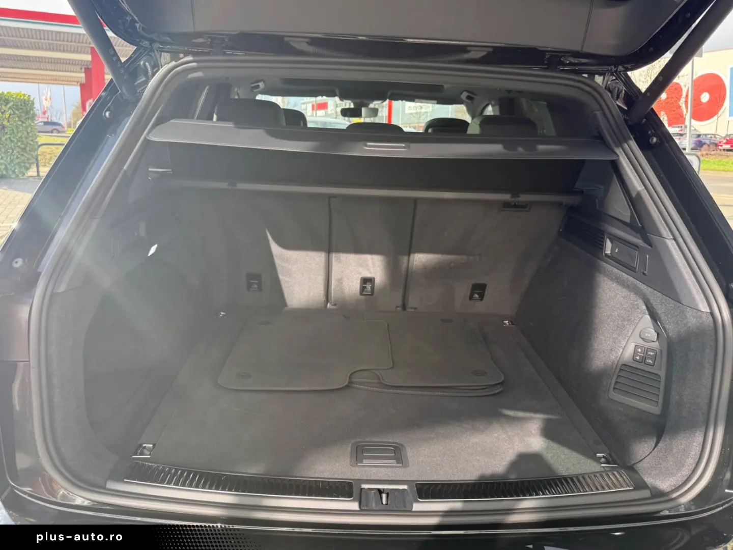 VW Touareg TDI Luft ACC Stdhzg AHK Pano Allradlenk