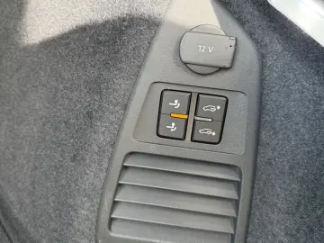 VW Touareg TDI Luft ACC Stdhzg AHK Pano Allradlenk