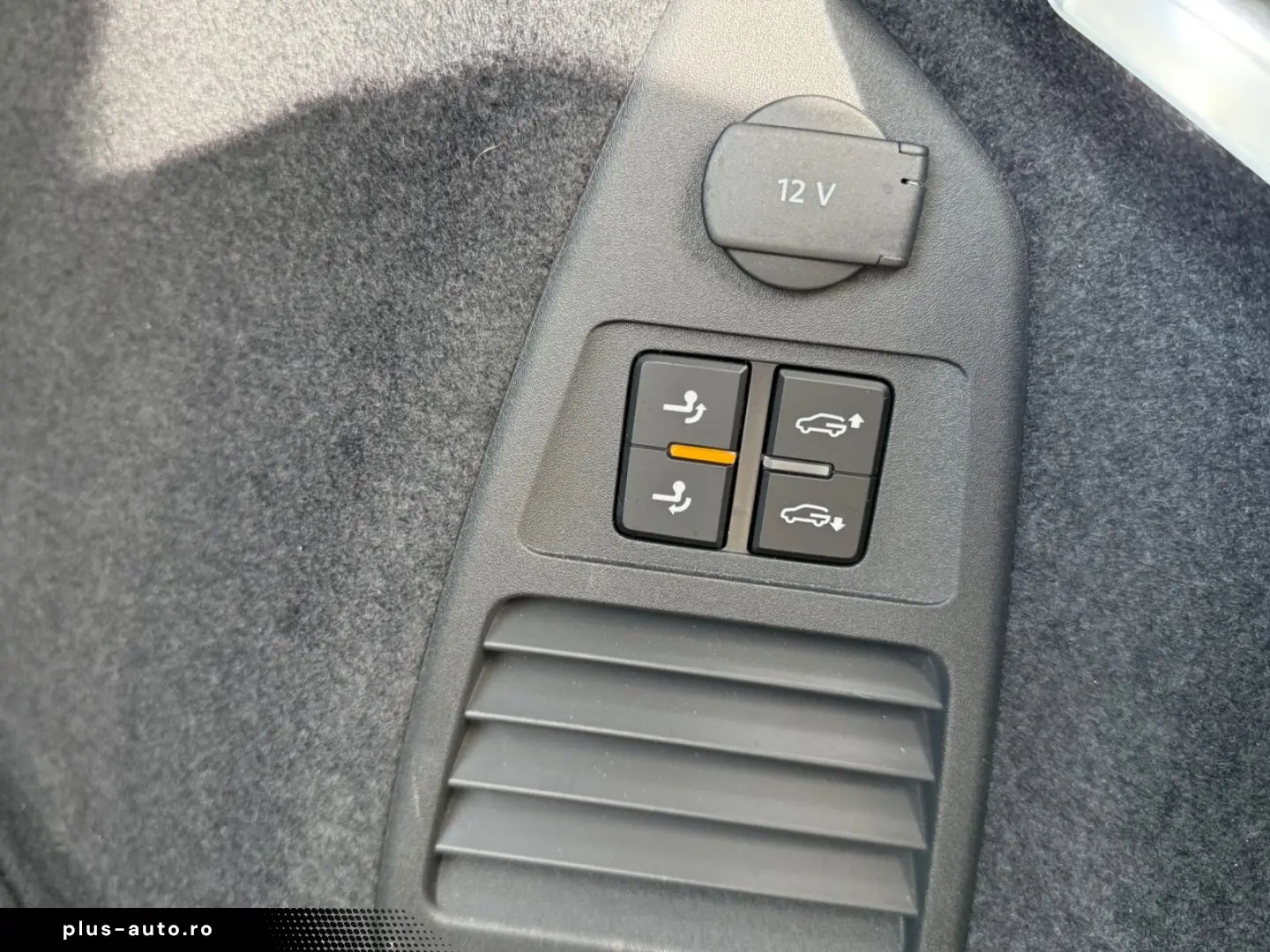 VW Touareg TDI Luft ACC Stdhzg AHK Pano Allradlenk