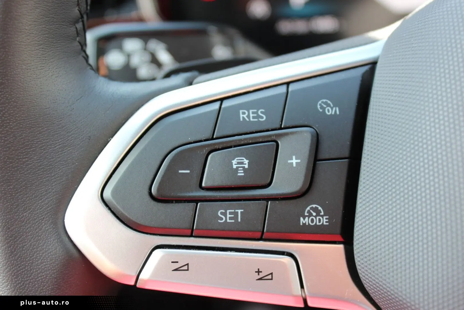VW Touareg TDI Luft ACC Stdhzg AHK Pano Allradlenk