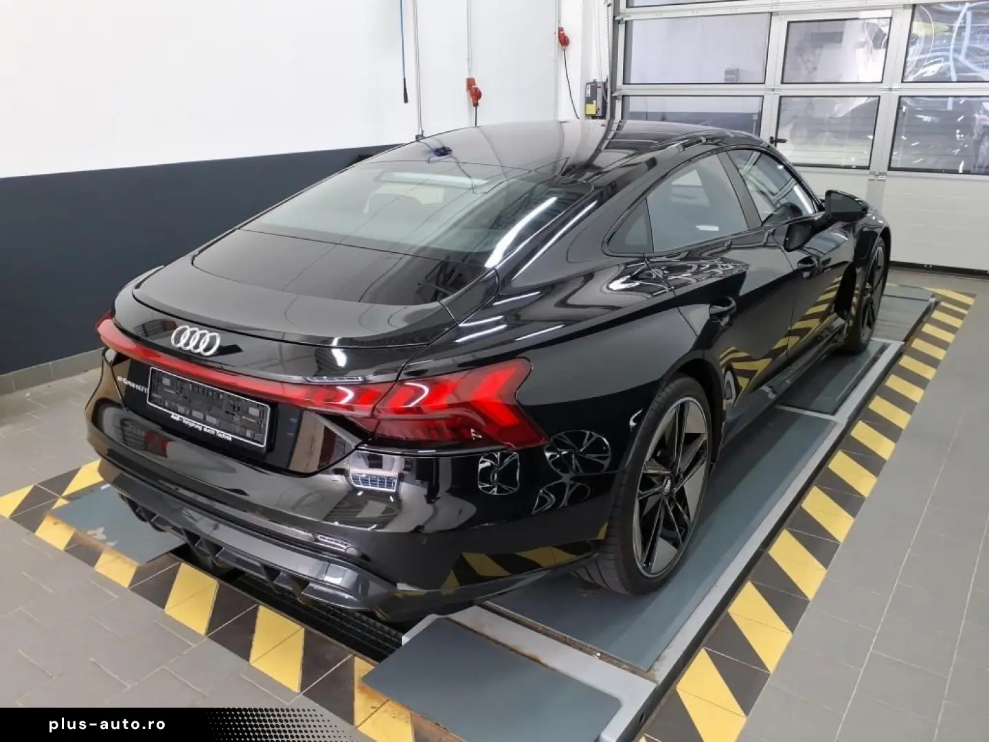 AUDI E-TRON GT BLACK 21Z MATRIX ACC HuD PANO B&O 360