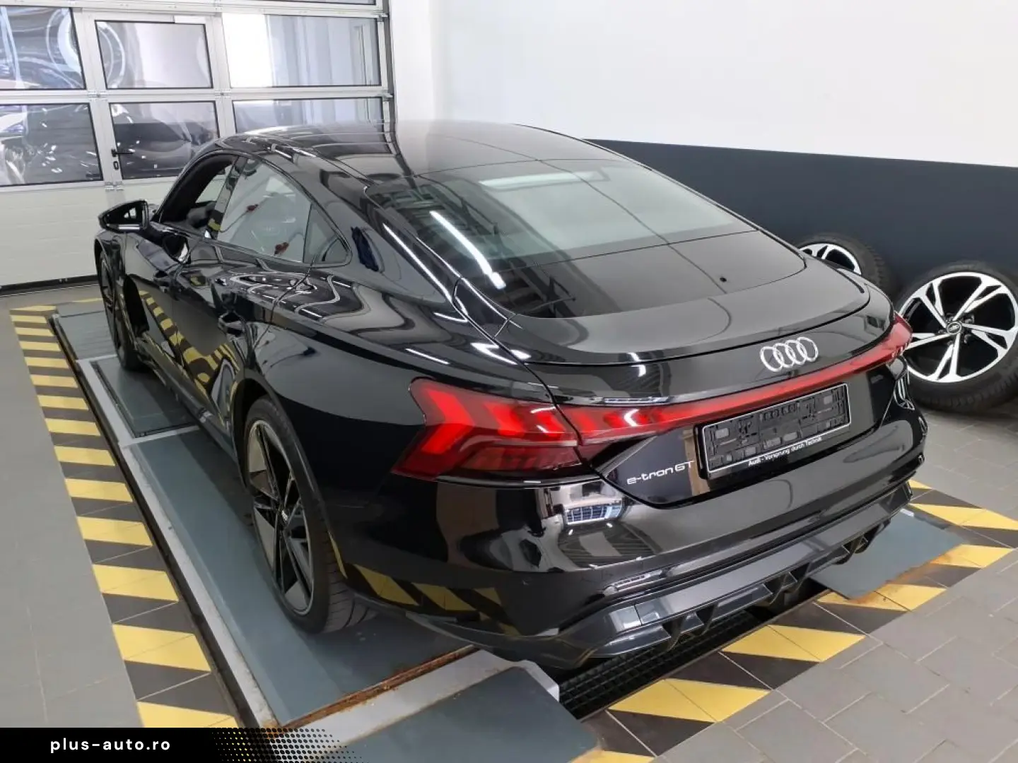 AUDI E-TRON GT BLACK 21Z MATRIX ACC HuD PANO B&O 360