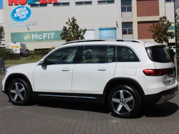 MERCEDES-BENZ GLB 220 d 4-M LED Pano Distronic Leder…