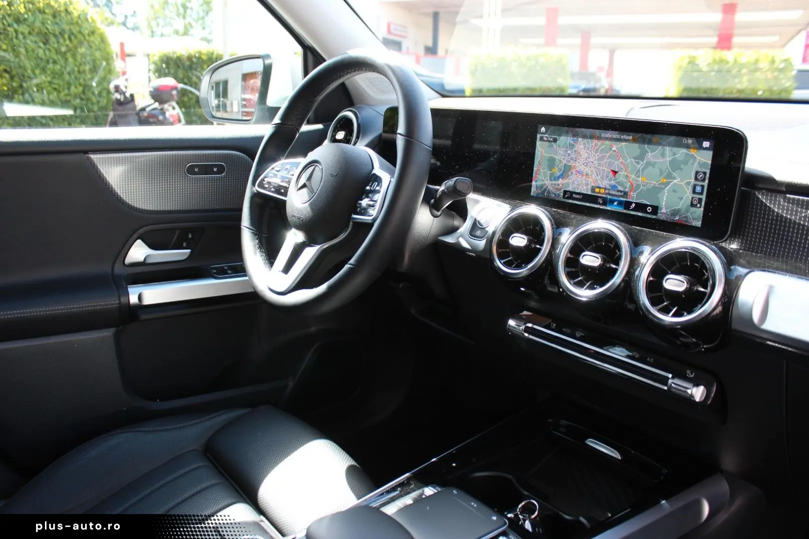 MERCEDES-BENZ GLB 220 d 4-M LED Pano Distronic Leder&hellip;
