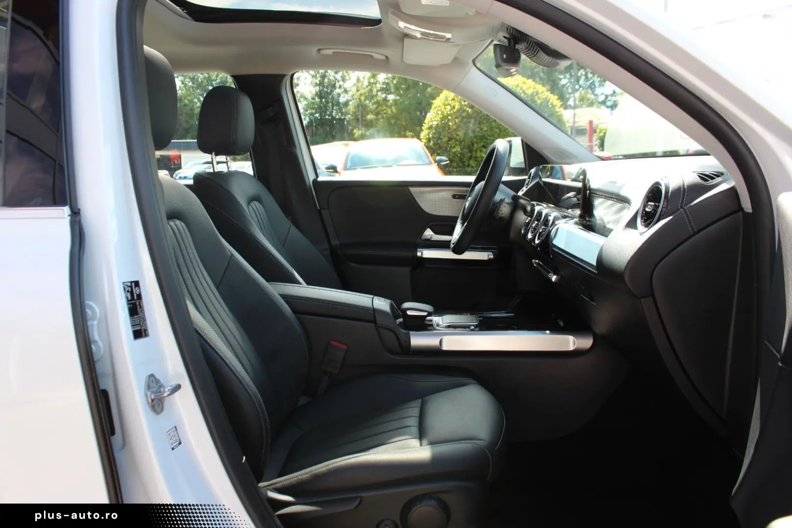 MERCEDES-BENZ GLB 220 d 4-M LED Pano Distronic Leder&hellip;