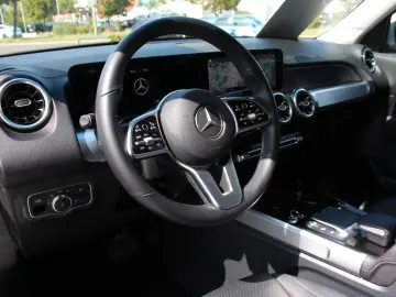 MERCEDES-BENZ GLB 220 d 4-M LED Pano Distronic Leder…