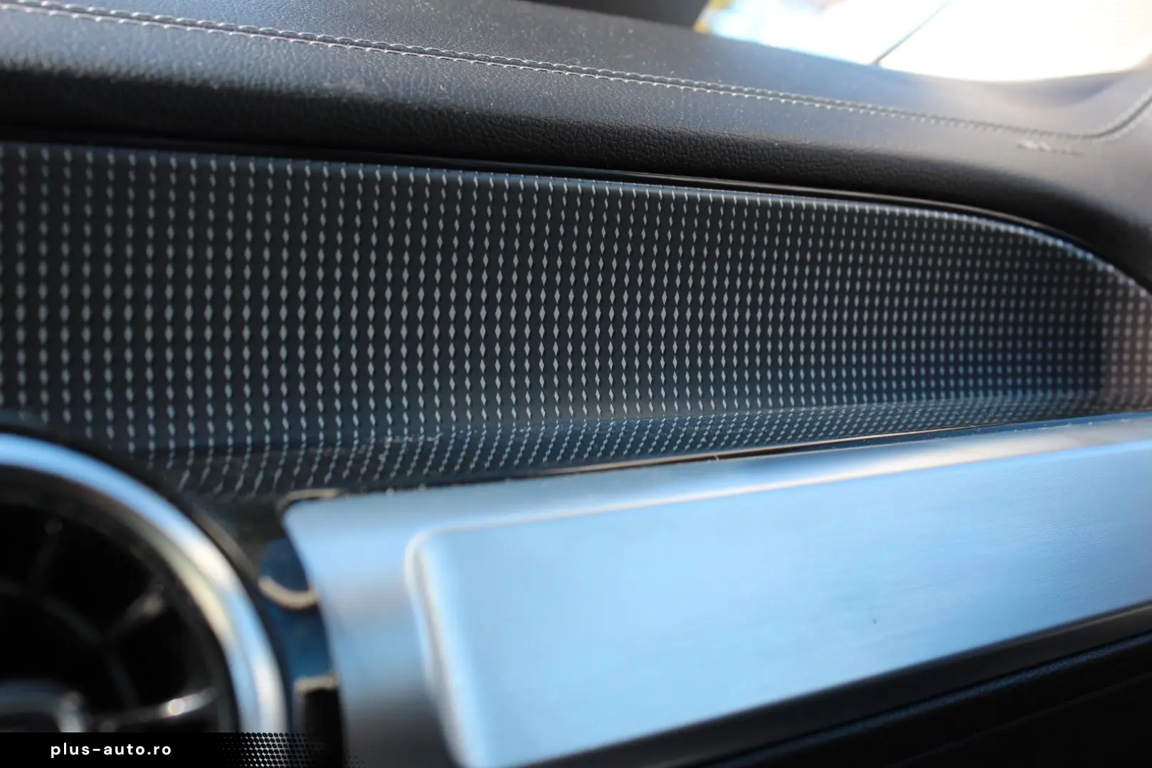 MERCEDES-BENZ GLB 220 d 4-M LED Pano Distronic Leder&hellip;