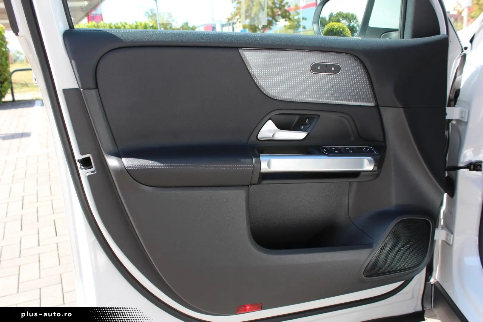 MERCEDES-BENZ GLB 220 d 4-M LED Pano Distronic Leder&hellip;
