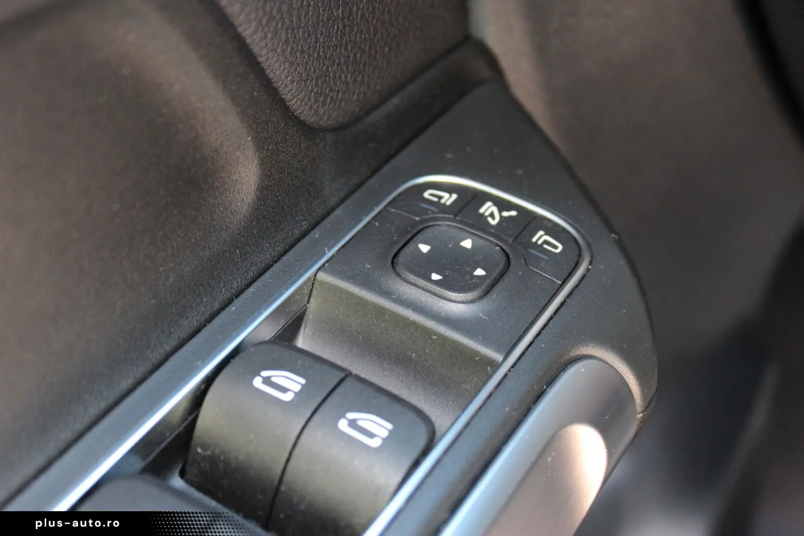 MERCEDES-BENZ GLB 220 d 4-M LED Pano Distronic Leder&hellip;