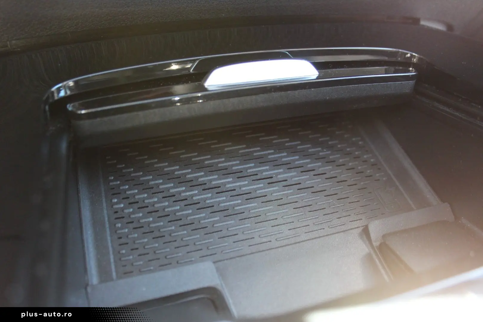 MERCEDES-BENZ GLB 220 d 4-M LED Pano Distronic Leder&hellip;