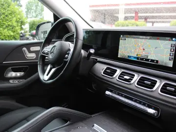 MERCEDES-BENZ GLE 350 de 4M AMG Line Distr. Pano Bur…