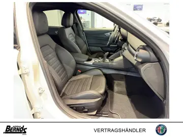 ALFA ROMEO Giulia 2.0T AT8-Q4 Veloce GLASSCHIEBEDACH TECHNO