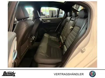 ALFA ROMEO Giulia 2.0T AT8-Q4 Veloce GLASSCHIEBEDACH TECHNO