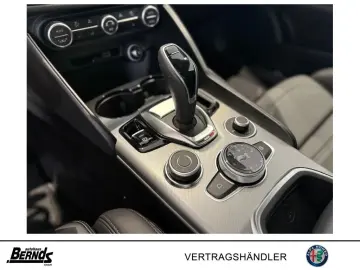 ALFA ROMEO Giulia 2.0T AT8-Q4 Veloce GLASSCHIEBEDACH TECHNO