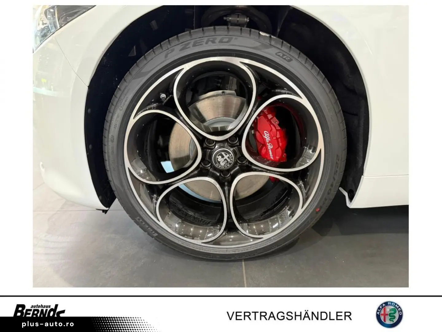 ALFA ROMEO Giulia 2.0T AT8-Q4 Veloce GLASSCHIEBEDACH TECHNO