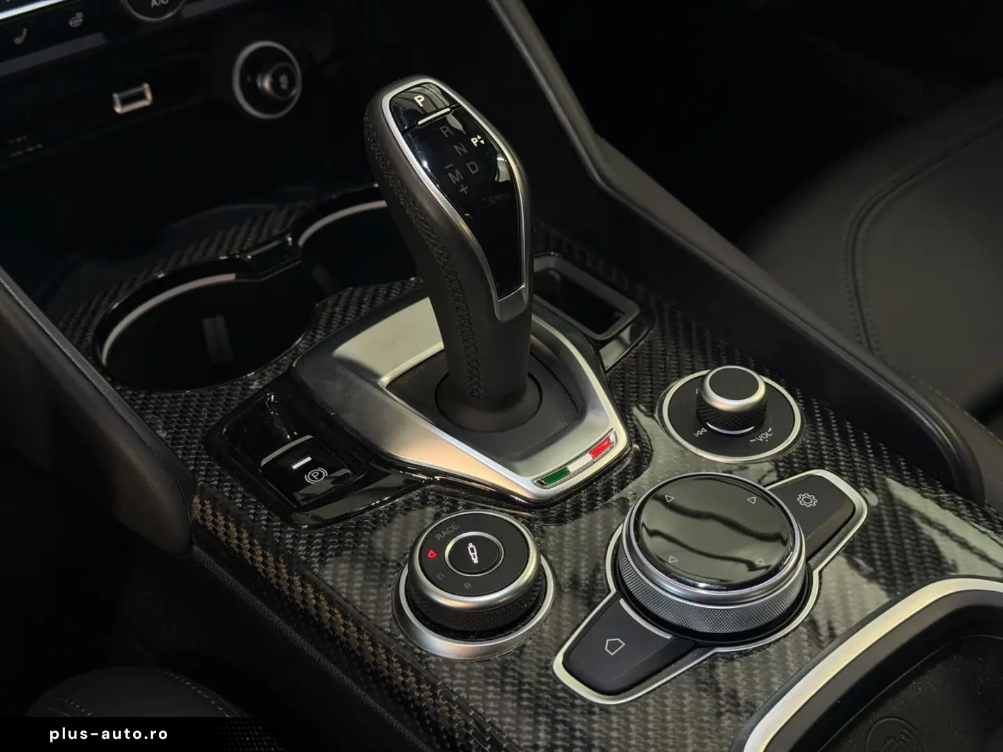 ALFA ROMEO Giulia Quadrifoglio CARBON AKRAPO H&K ACC CARPLA