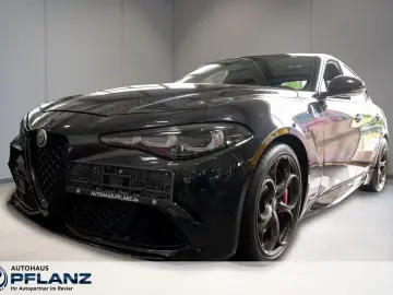 ALFA ROMEO Giulia Quadrifoglio 2.9 V6 Bi-Turbo AT8  KOMF...