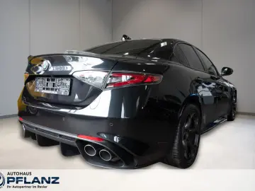 ALFA ROMEO Giulia Quadrifoglio 2.9 V6 Bi-Turbo AT8  KOMF...