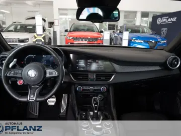 ALFA ROMEO Giulia Quadrifoglio 2.9 V6 Bi-Turbo AT8  KOMF...