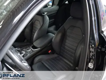 ALFA ROMEO Giulia Quadrifoglio 2.9 V6 Bi-Turbo AT8  KOMF...
