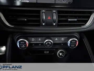ALFA ROMEO Giulia Quadrifoglio 2.9 V6 Bi-Turbo AT8  KOMF...