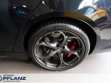 ALFA ROMEO Giulia Quadrifoglio 2.9 V6 Bi-Turbo AT8  KOMF...
