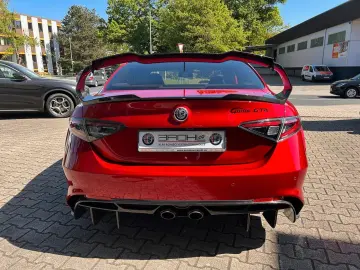 Alfa Romeo Giulia GTA  exemplarul nr. 143 din 500 produse.