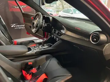 Alfa Romeo Giulia GTA  exemplarul nr. 143 din 500 produse.