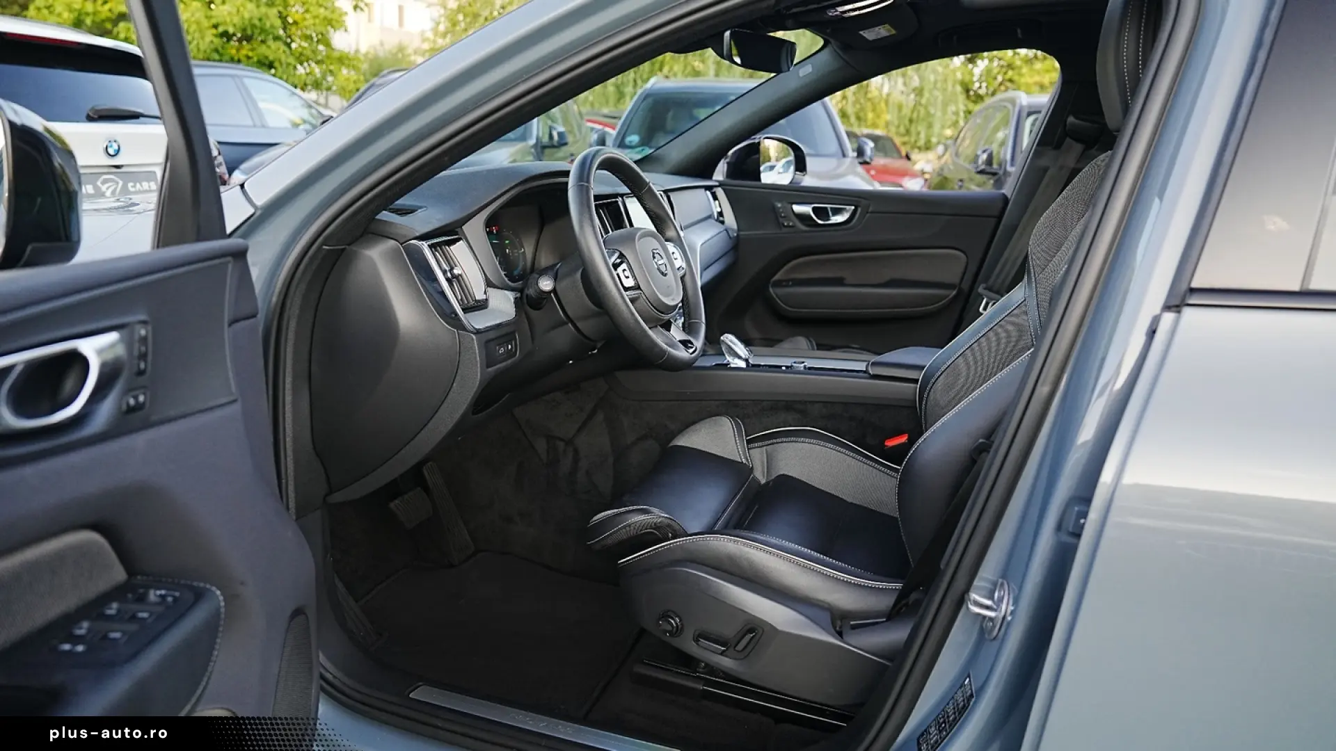Volvo XC 60 Recharge T6 Twin Engine eAWD R-Design Expression