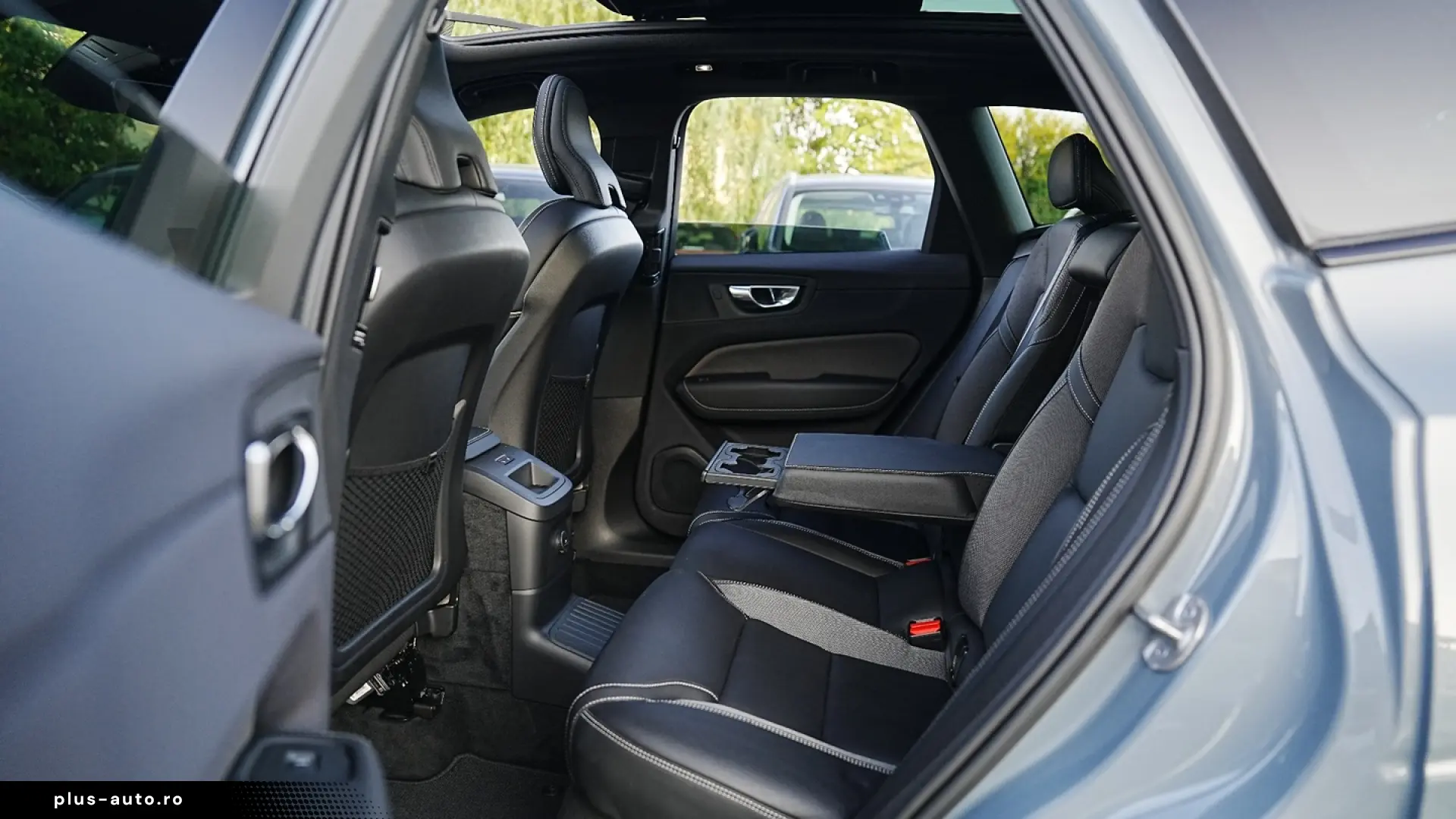 Volvo XC 60 Recharge T6 Twin Engine eAWD R-Design Expression